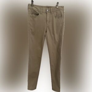 American Eagle Super Stretch Brushed Twill Khaki Skinny Pants - Size 8 Tall 🦅